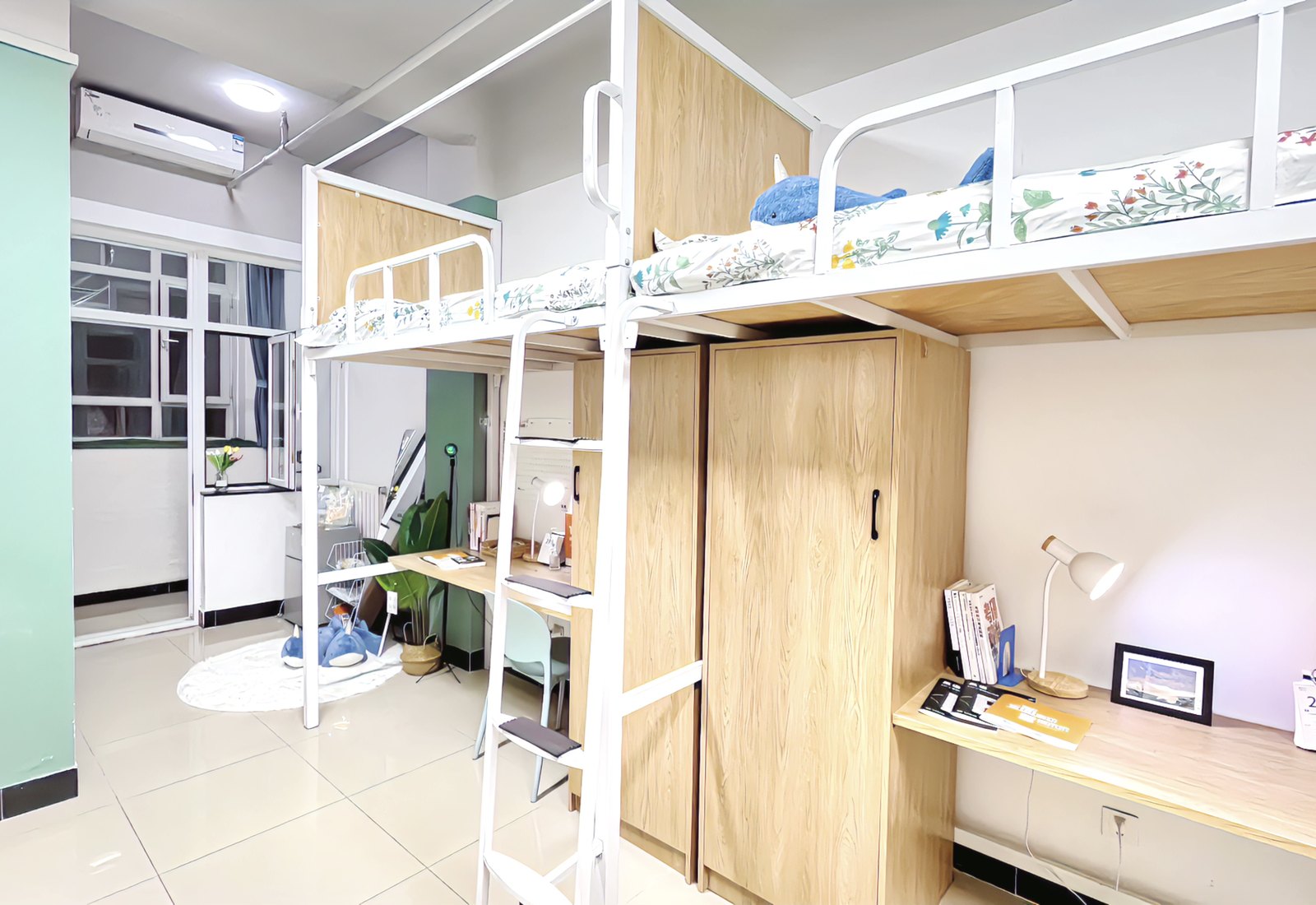 鲸鱼考研集训营四人间上床下桌住宿实拍